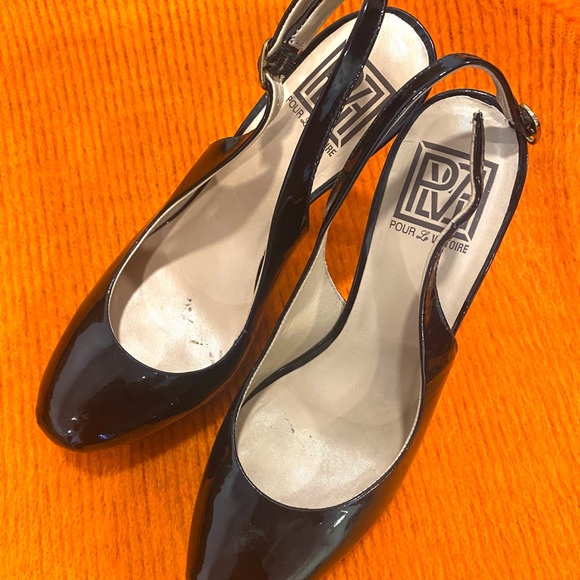 Pour La Victorie Black Patent Leather Sling Pumps - Picture 4 of 8